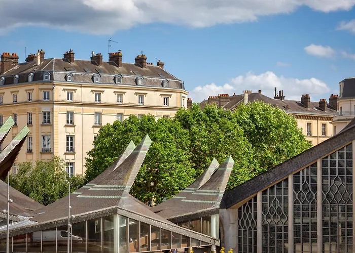 Le Jeanne D\'Arc, Vue Sur La Place Du Vieux Marche