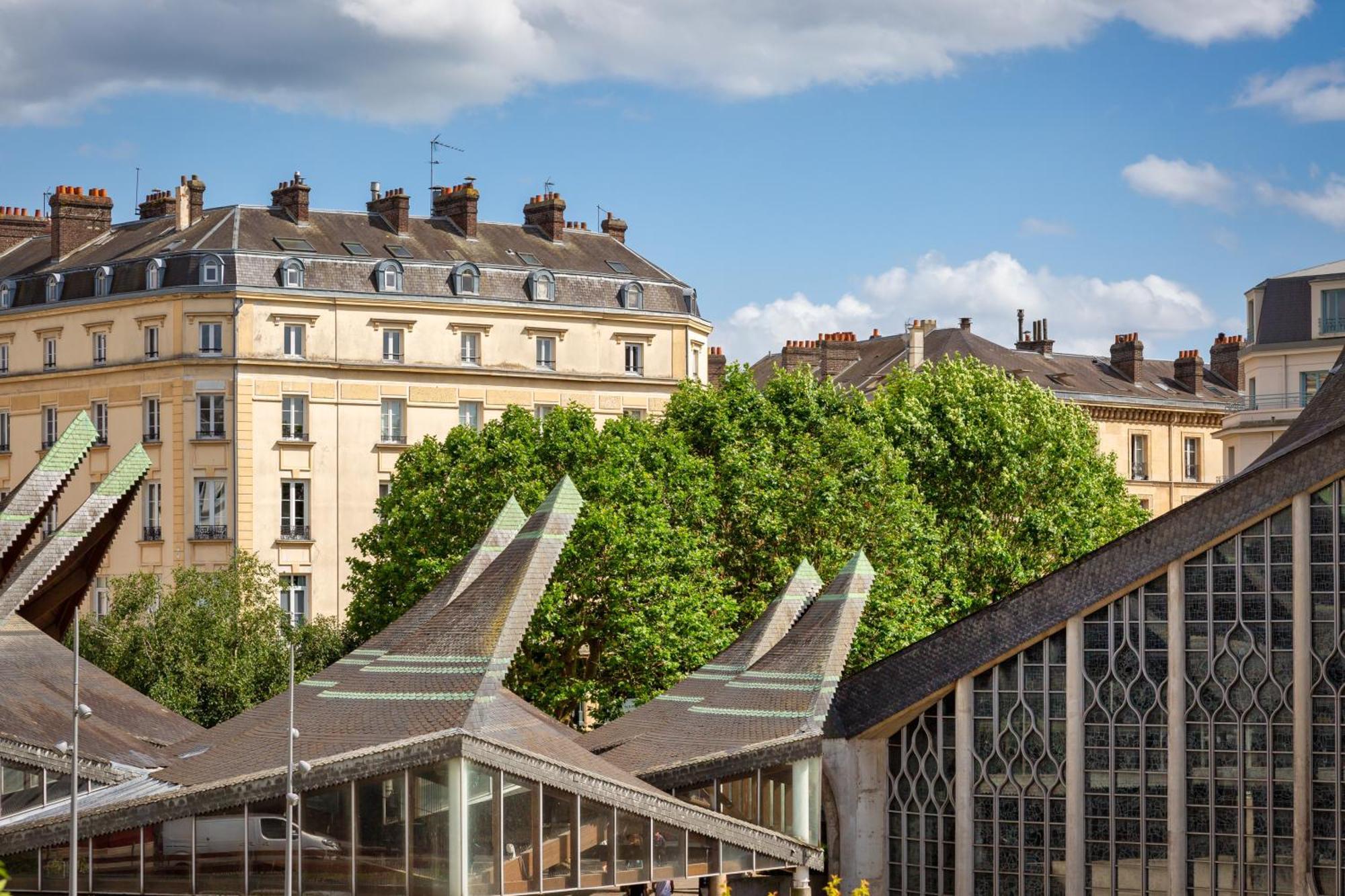 Le Jeanne D'arc, Vue Sur La Place Du Vieux Marche Rouen